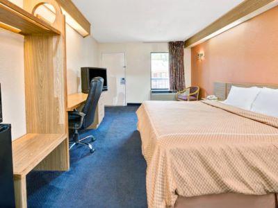 Days Inn By Wyndham Charlotte Northlake Exteriör bild